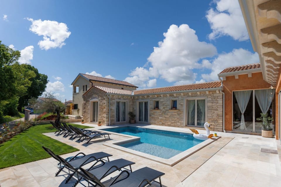 Pool view, Swimming pool