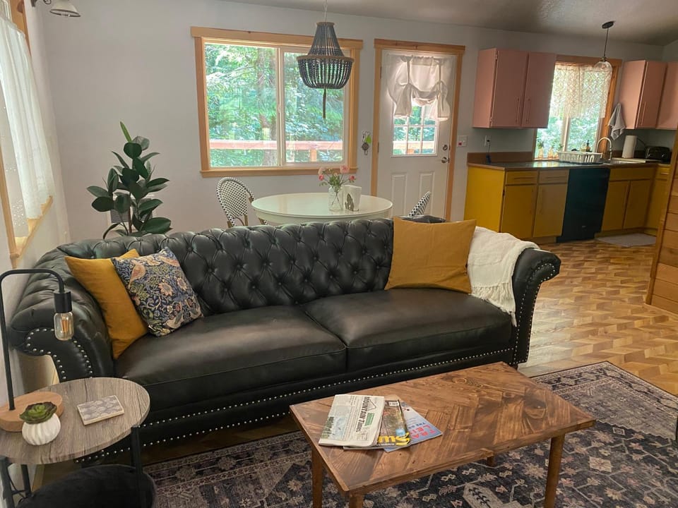 Cozy sounds of river near Mt Hood House in Mount Hood Village