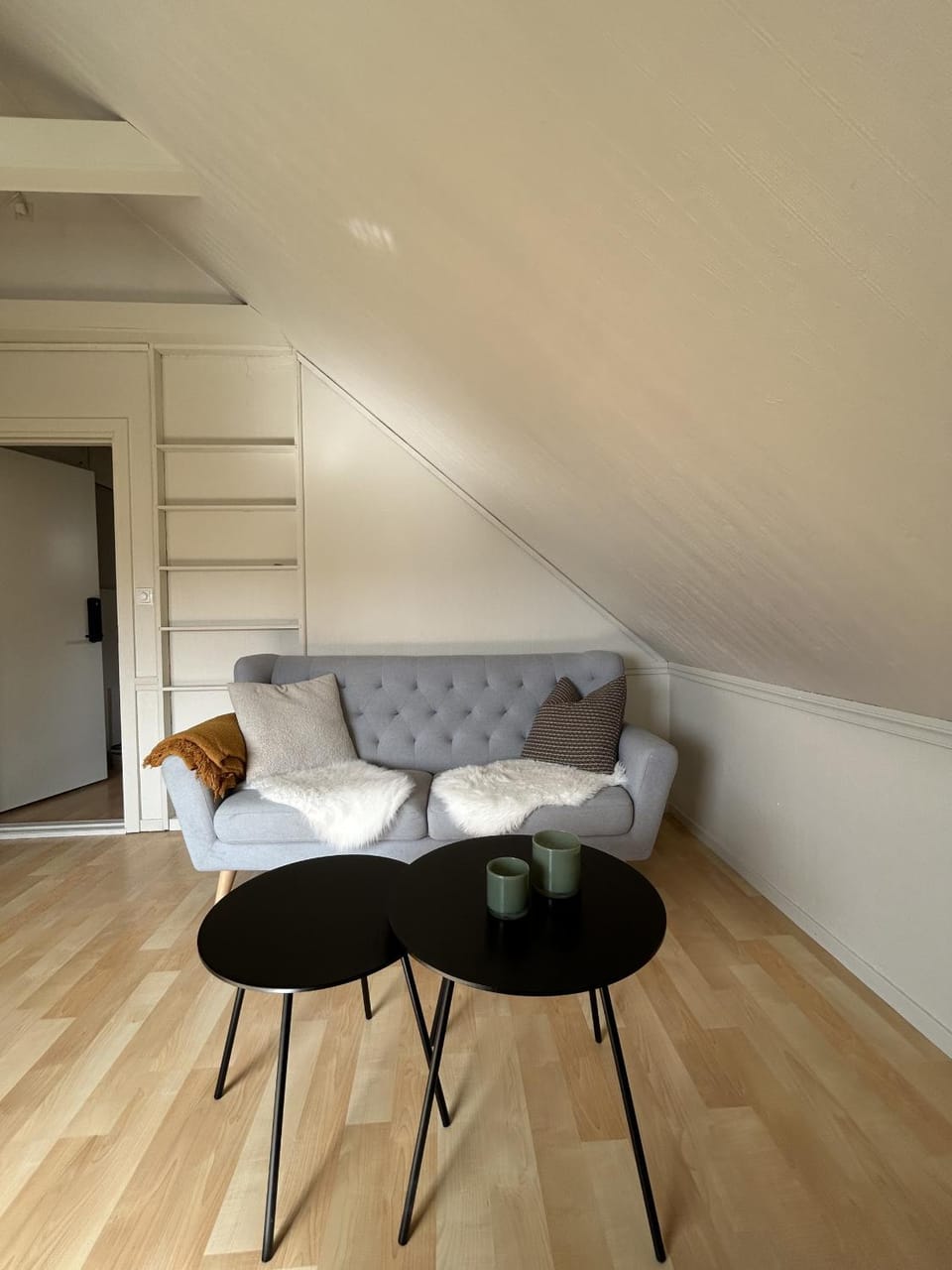 Living room, Photo of the whole room, Seating area