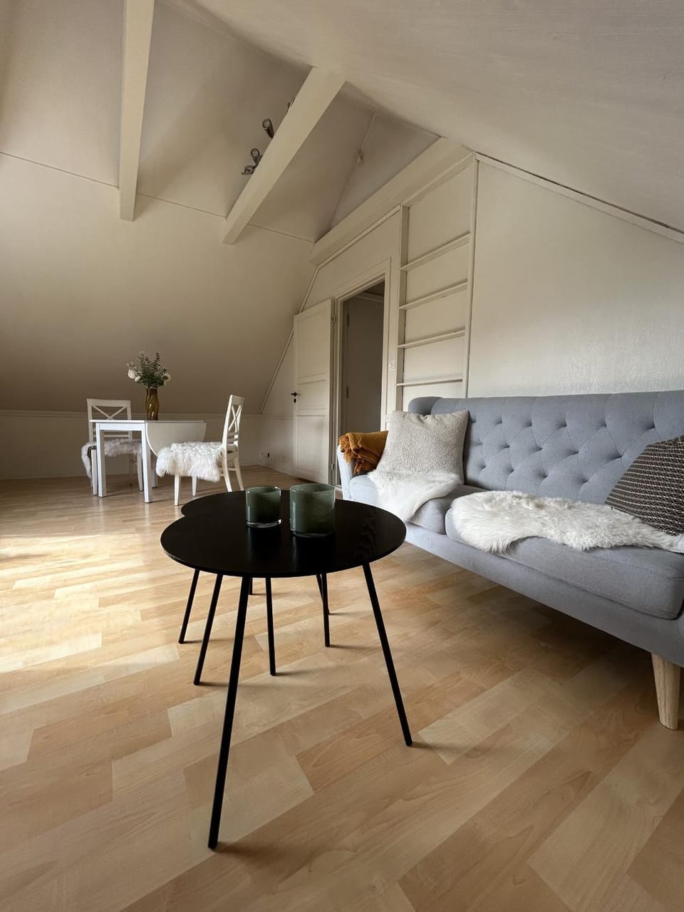 Living room, Photo of the whole room, Seating area, Dining area