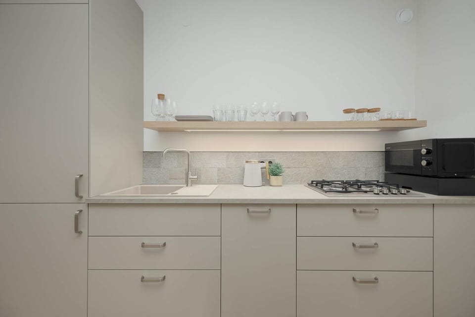 Kitchen or kitchenette, pet friendly, stove