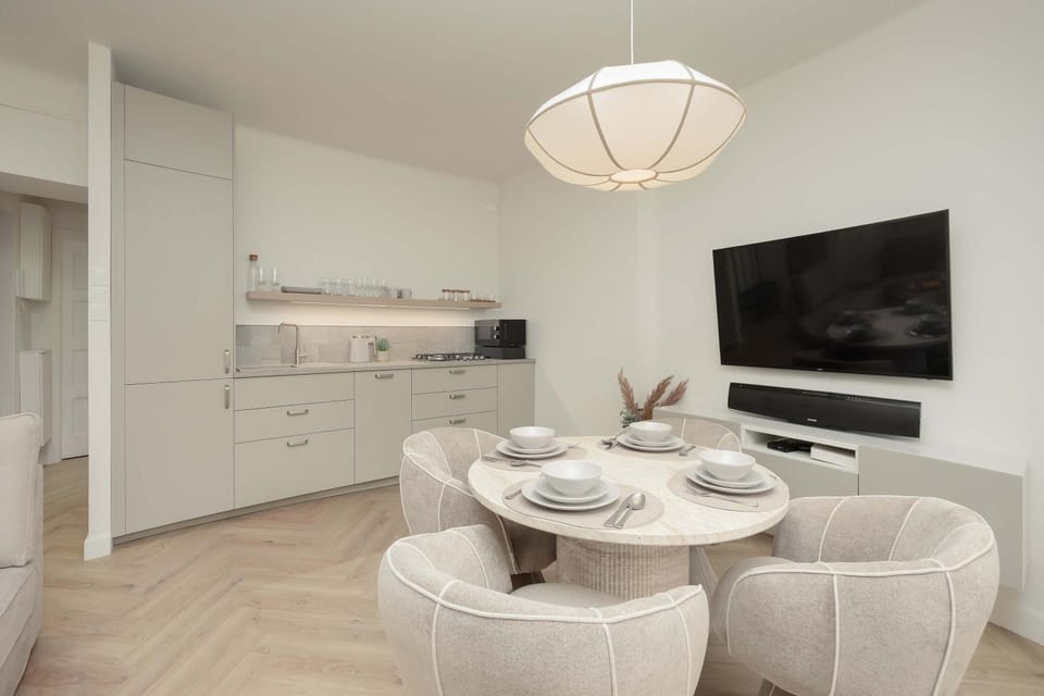 TV and multimedia, Kitchen or kitchenette, Seating area, Dining area, pet friendly, stove