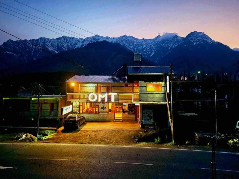 OMT Stays & Café Bed and Breakfast in Himachal Pradesh
