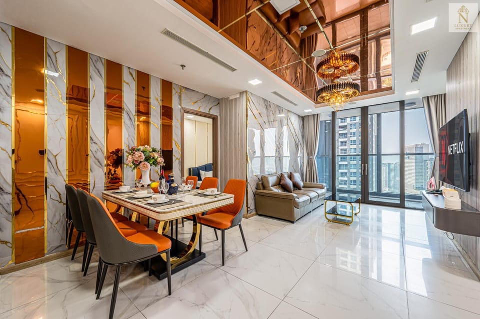 TV and multimedia, Living room, Seating area, Dining area