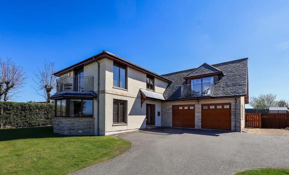 West Sands Coastal Home for Golfers & Families House in Lossiemouth