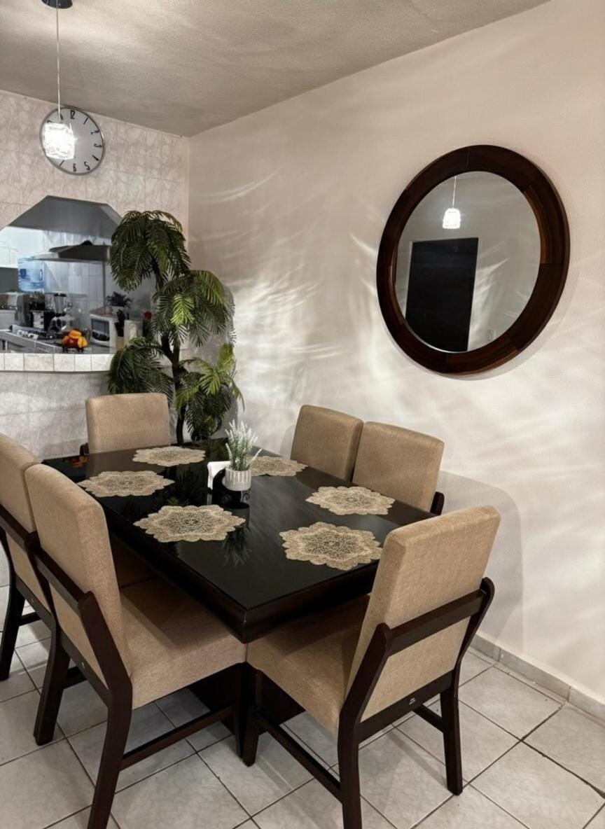 Casa cerca del Tecnológico y a 15 minutos de Playa House in State of Michoacán