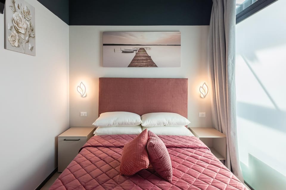 Bed, TV and multimedia, Bedroom, air conditioner