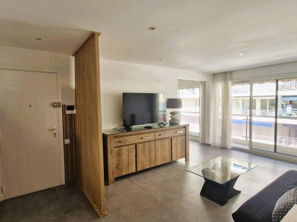 Appartement classé 3 étoiles bord de mer - parking privé Apartment in Saint-Raphael