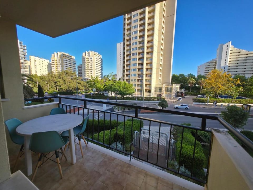 Balcony/Terrace, City view