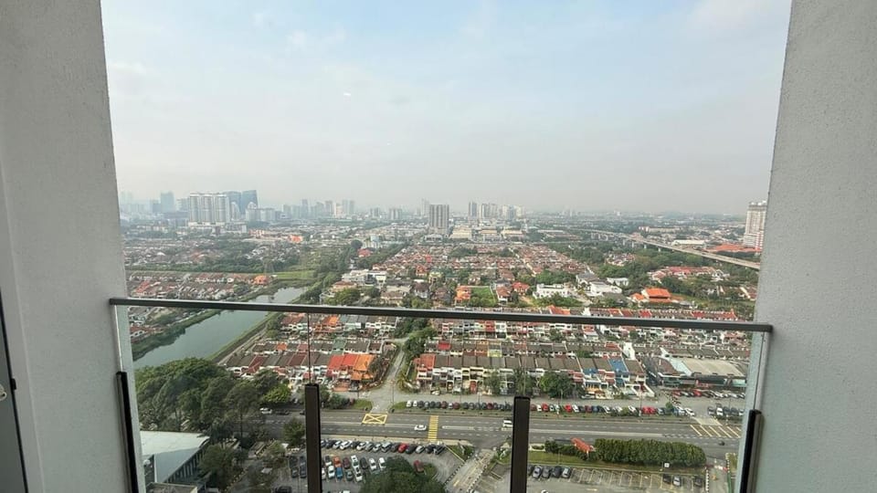 Subang Dorsett - Near SJMC - Elara Studios Apartment in Subang Jaya