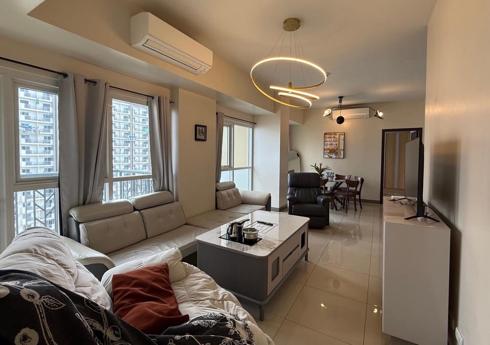 TV and multimedia, Living room, Photo of the whole room, Seating area, air conditioner