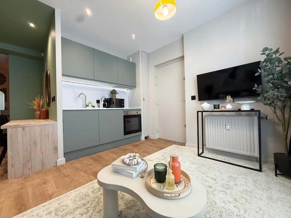Chinard 2 - 1 Bedroom - Gare de Vaise Apartment in Lyon