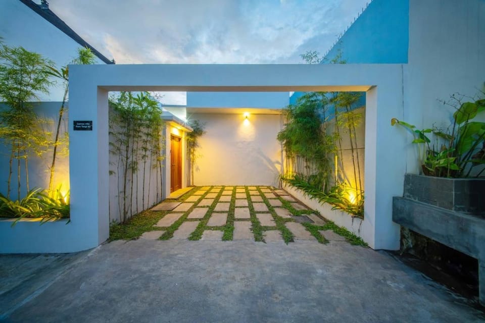 3 Bedrooms Canvas Villa Uluwatu Villa in Bali