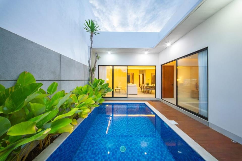 3 Bedrooms Canvas Villa Uluwatu Villa in Bali