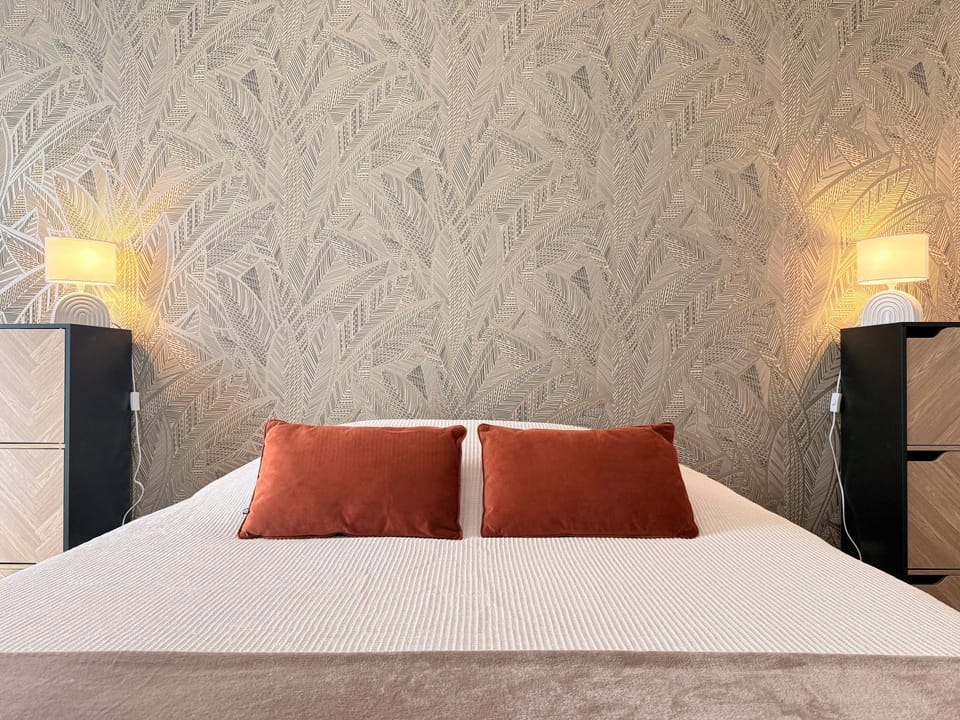 Bed, Photo of the whole room, Bedroom