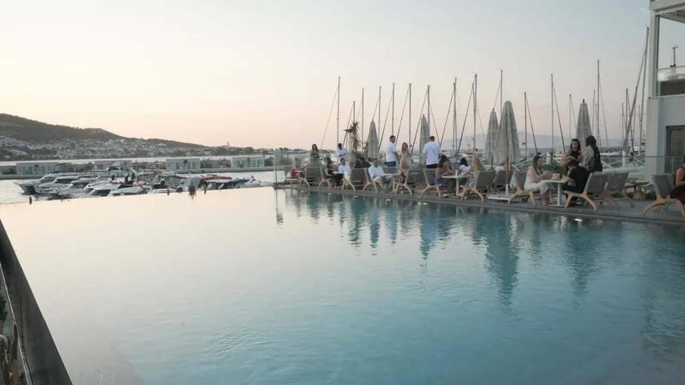 Nearby landmark, Day, People, Pool view, Swimming pool, Swimming pool