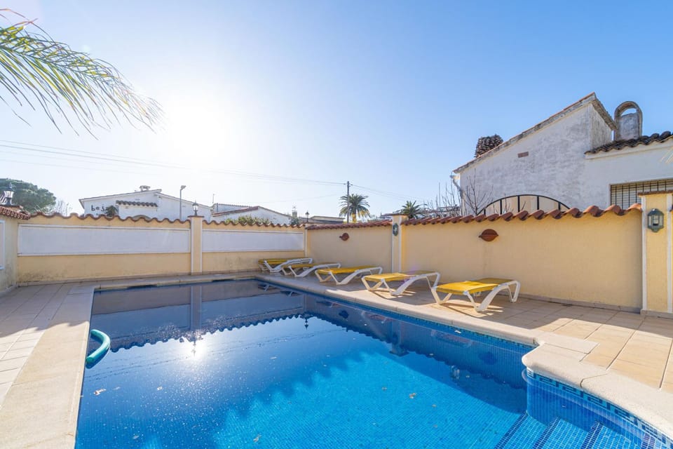 Day, Pool view, Swimming pool, Swimming pool, sunbed
