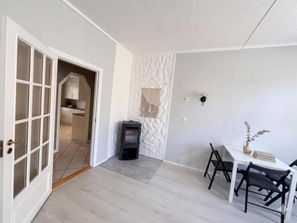 HHG3 3-Bedroom Apartment at Beautiful Nygårdshøyden Apartment in Bergen