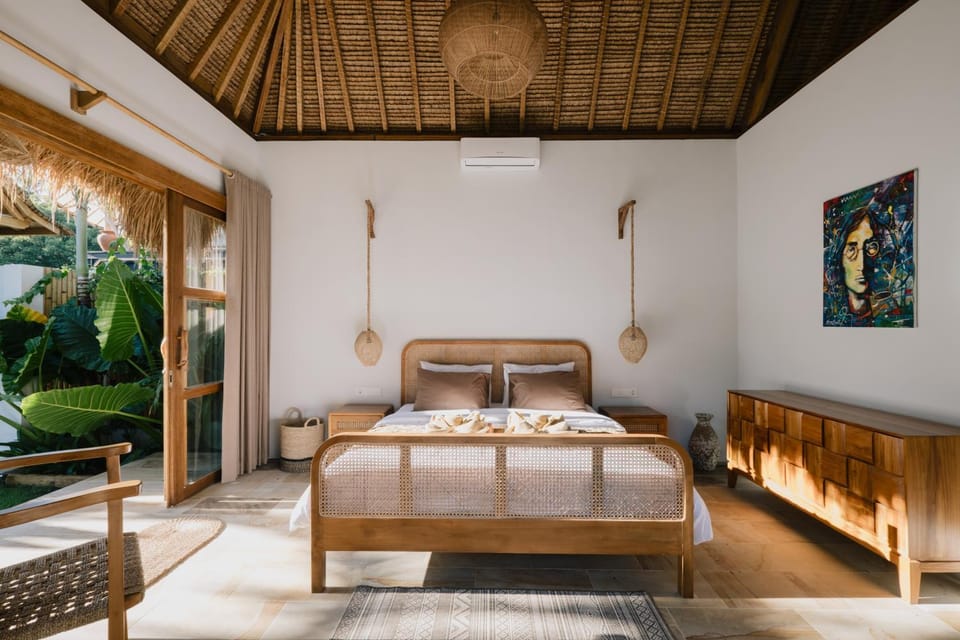Bed, Photo of the whole room, Bedroom, Garden view