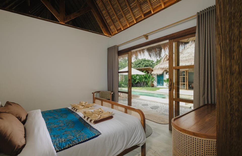 Patio, Bed, Photo of the whole room, towels