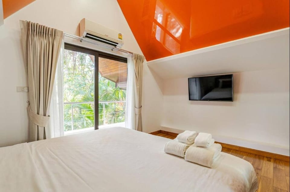 4BR Private Pool Villa NaiHarn Villa in Rawai