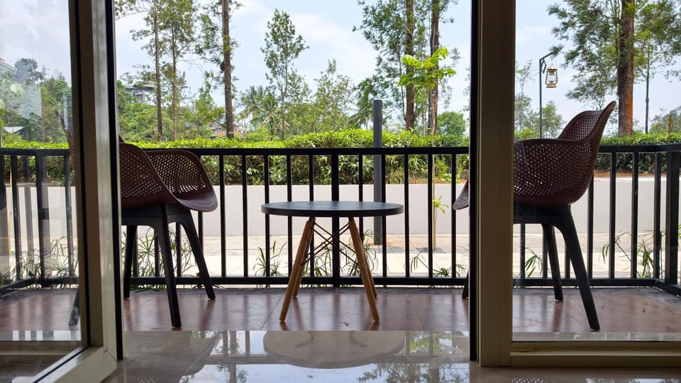 Patio, Day, View (from property/room), Balcony/Terrace, Seating area