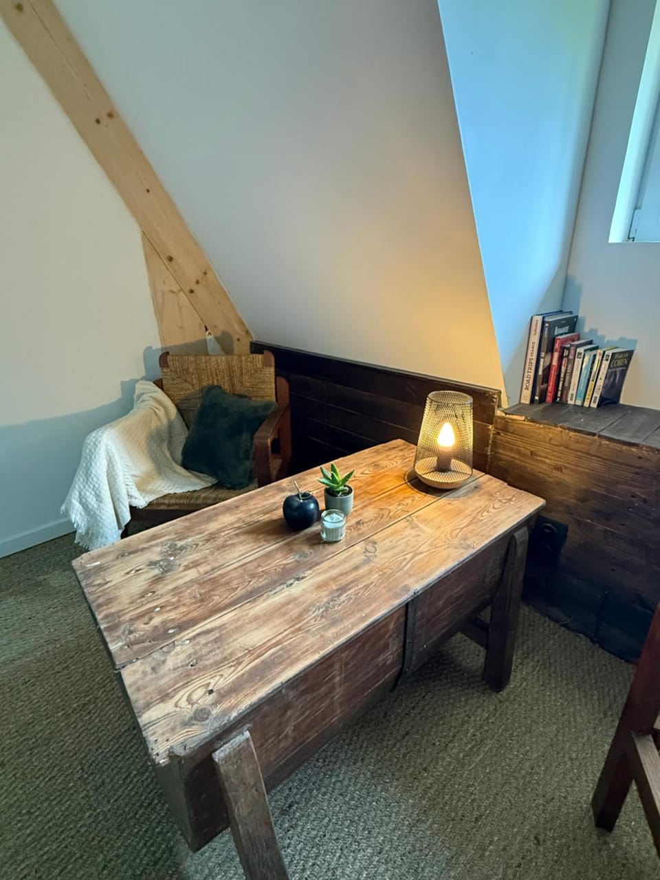 Library, Seating area