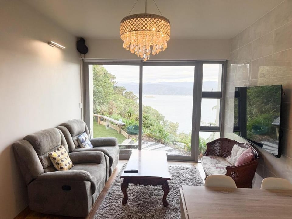 Character Stylish Home with Captivating Views House in Wellington