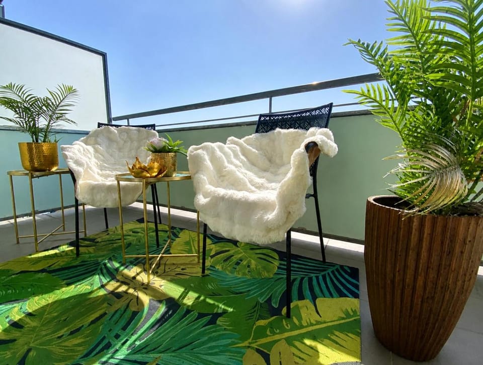 View (from property/room), Balcony/Terrace, City view