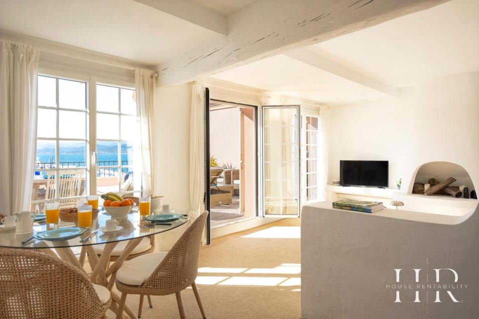 Duplex with panoramic views - Port of Saint-Tropez Apartment in Saint-Tropez