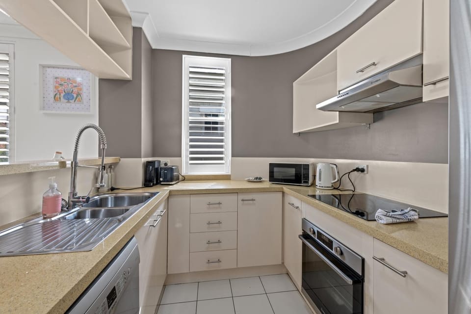 Kitchen or kitchenette, oven, stove