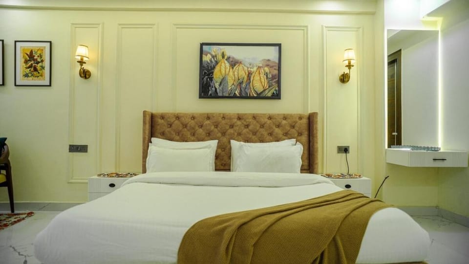 Aloha on Ganga Almost Heaven Terrace 2BHK condo wit pool Apartment in Rishikesh