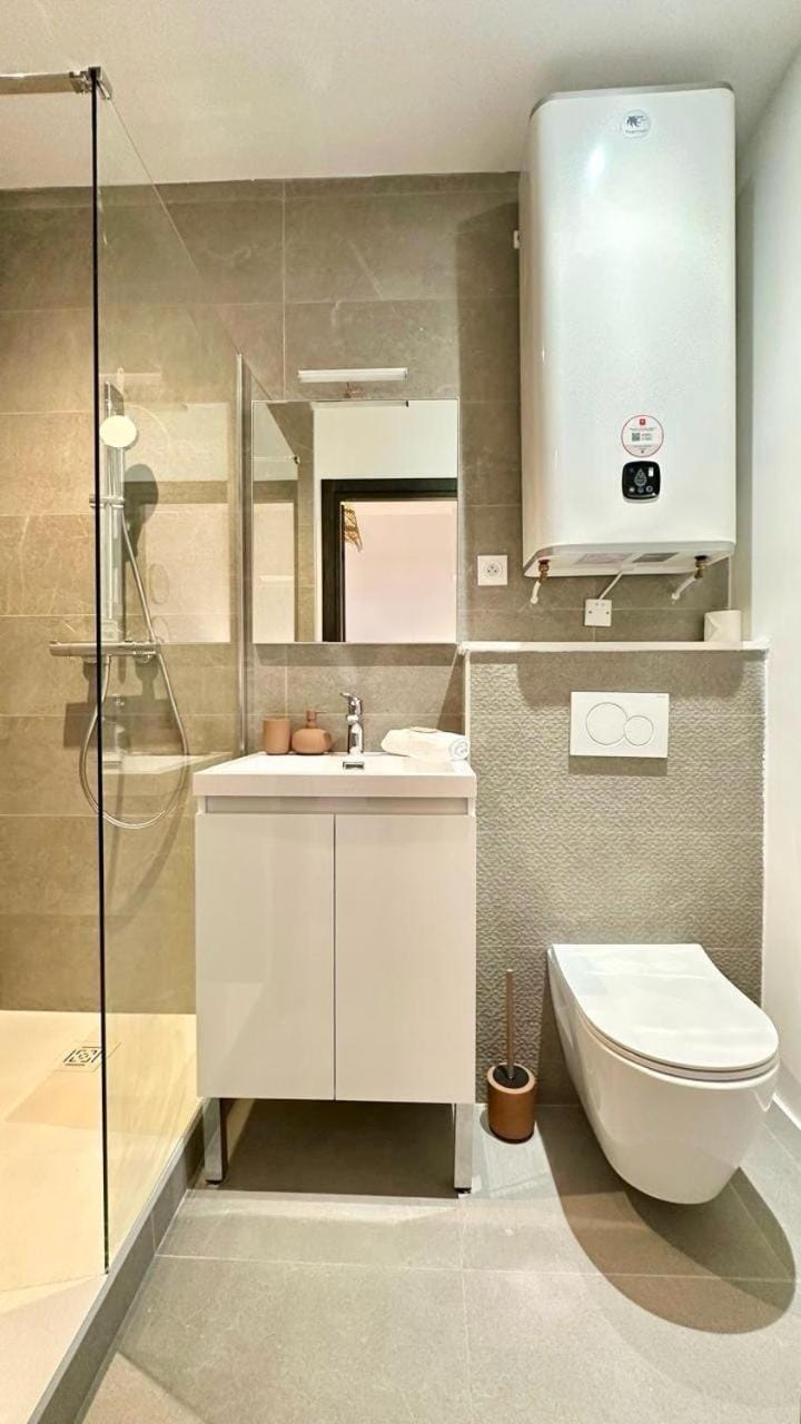 Vitton 2 - 1 Bedroom - Montchat Apartment in Villeurbanne