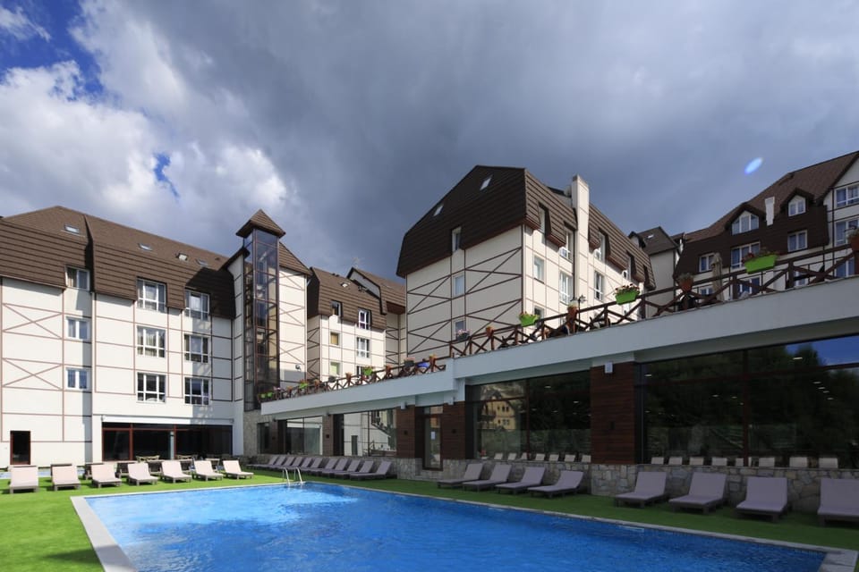 Property building, Swimming pool