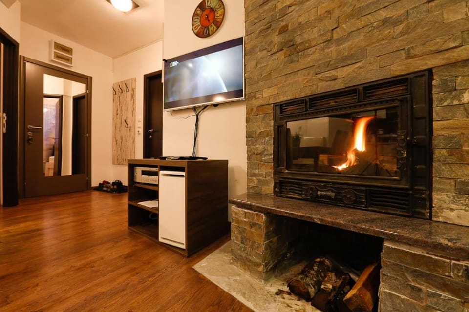 Communal lounge/ TV room, BBQ facilities, TV and multimedia, Living room