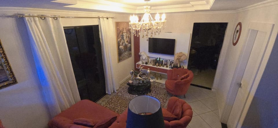 Carley Bed and Breakfast in Camboriú
