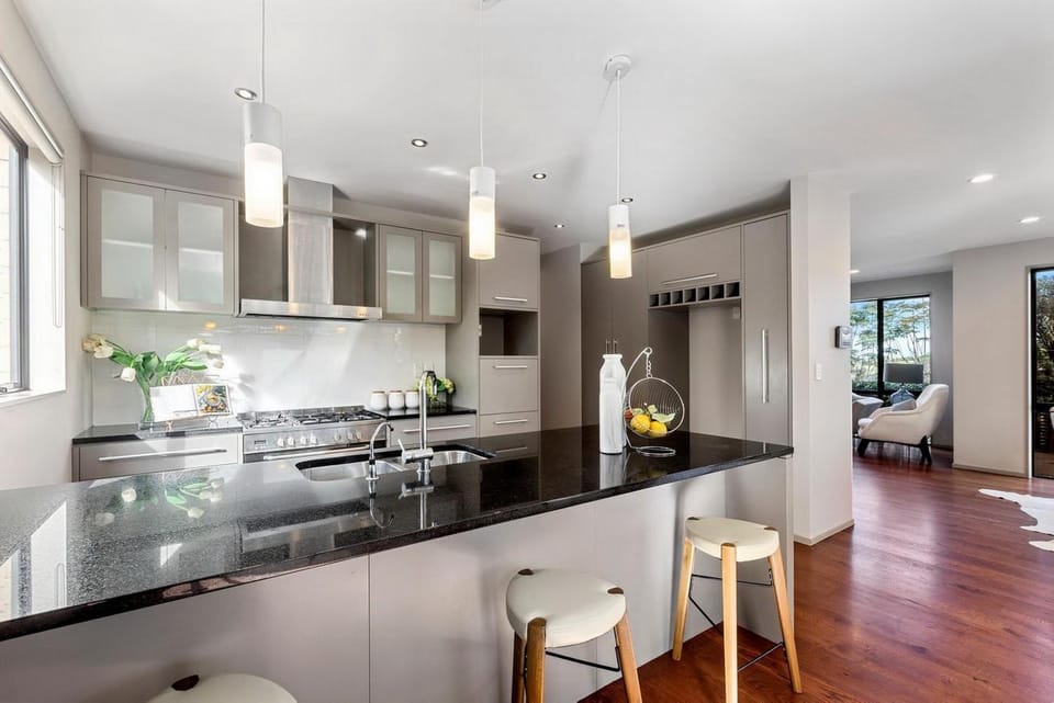 Pinehill Extra-Large 8 Bedrooms House House in Auckland