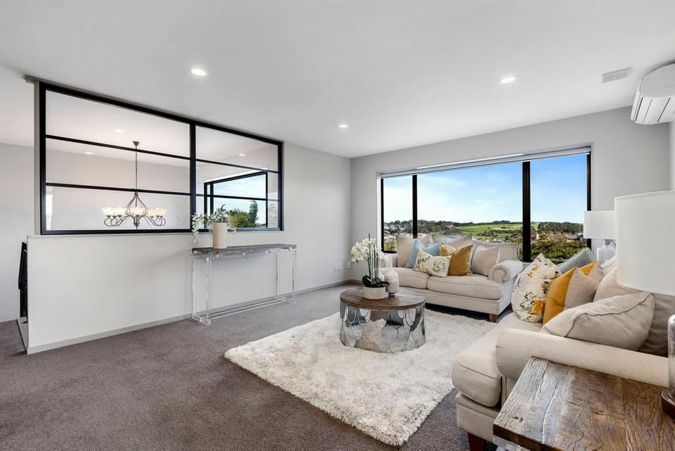 Pinehill Extra-Large 8 Bedrooms House House in Auckland