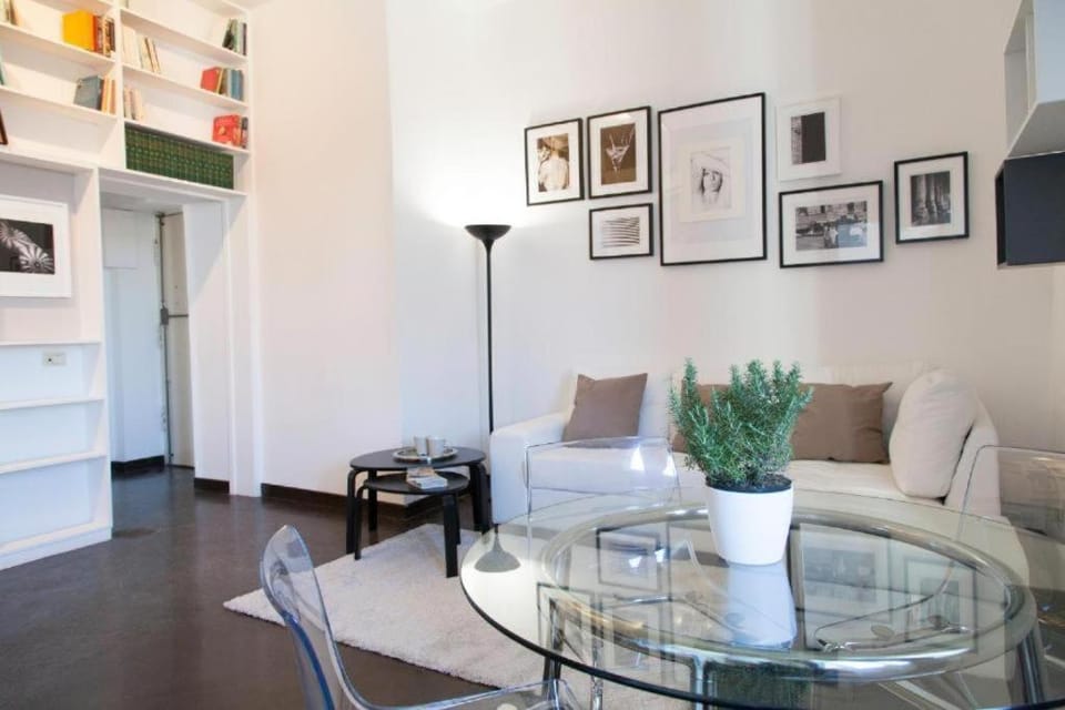 Communal lounge/ TV room, Dining area