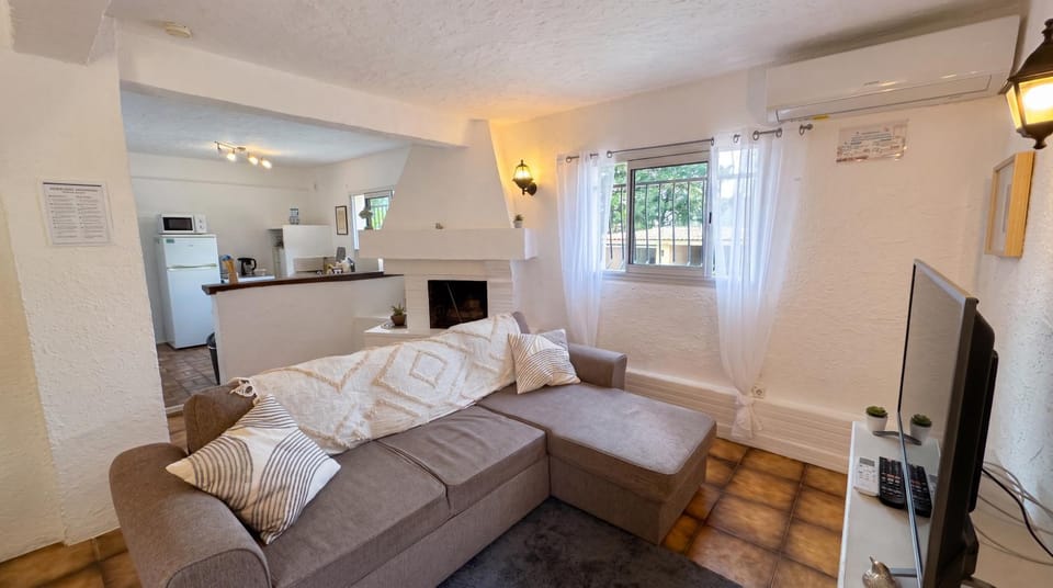 TV and multimedia, Living room, air conditioner
