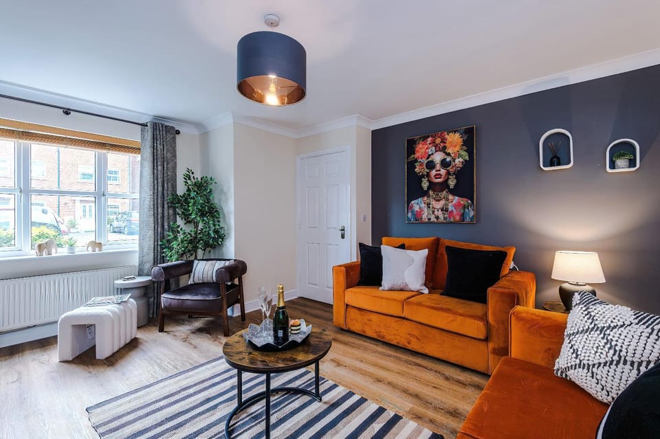 Spacious & Modern 4 Bed in Northwich with FREE Parking by 53 Degrees Property House in Northwich