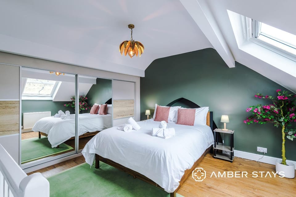 Bed, Photo of the whole room