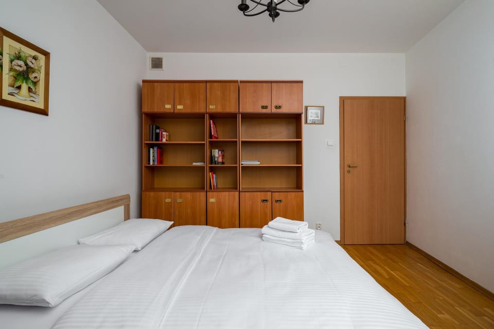 Bed, Photo of the whole room, Bedroom, towels, wardrobe