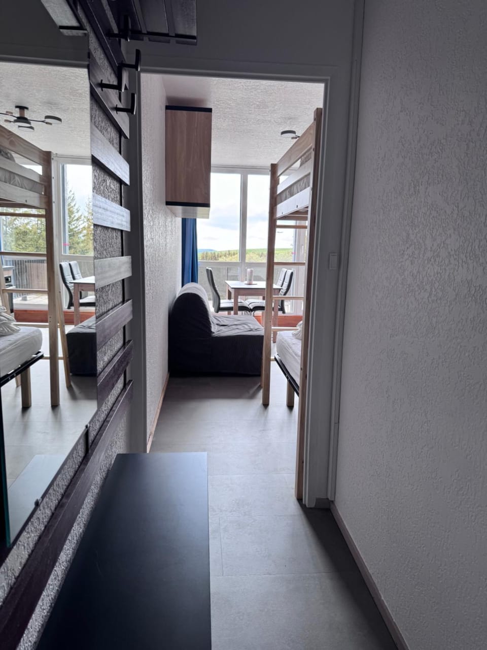 Business facilities, storage