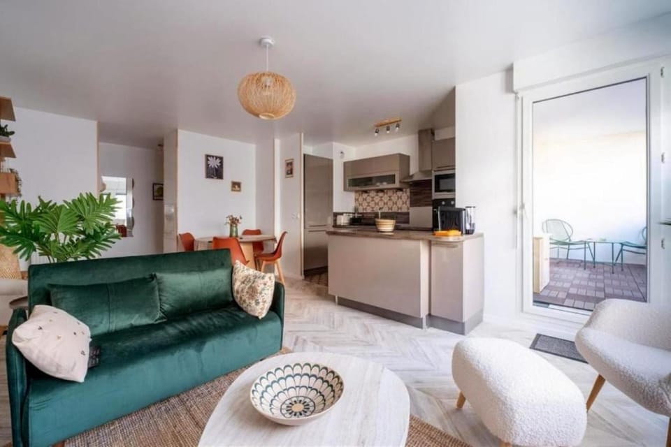 Aux portes de Paris 15 mn-Beau T3-Parking Ss Apartment in Aubervilliers