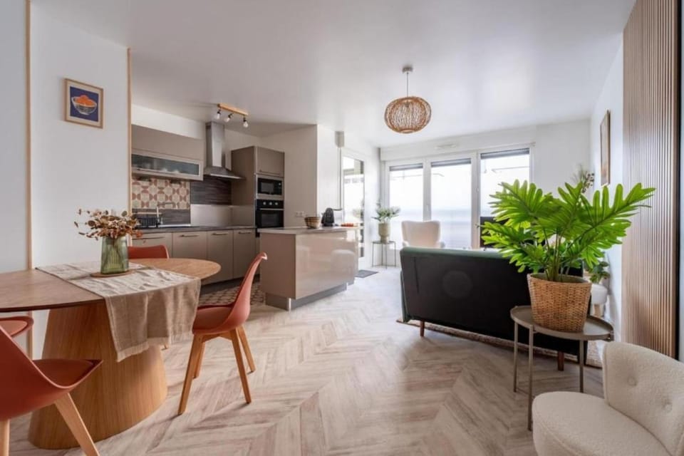 Aux portes de Paris 15 mn-Beau T3-Parking Ss Apartment in Aubervilliers