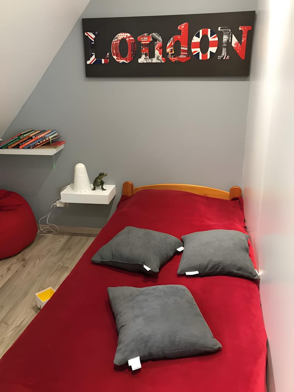 Living room, Bedroom