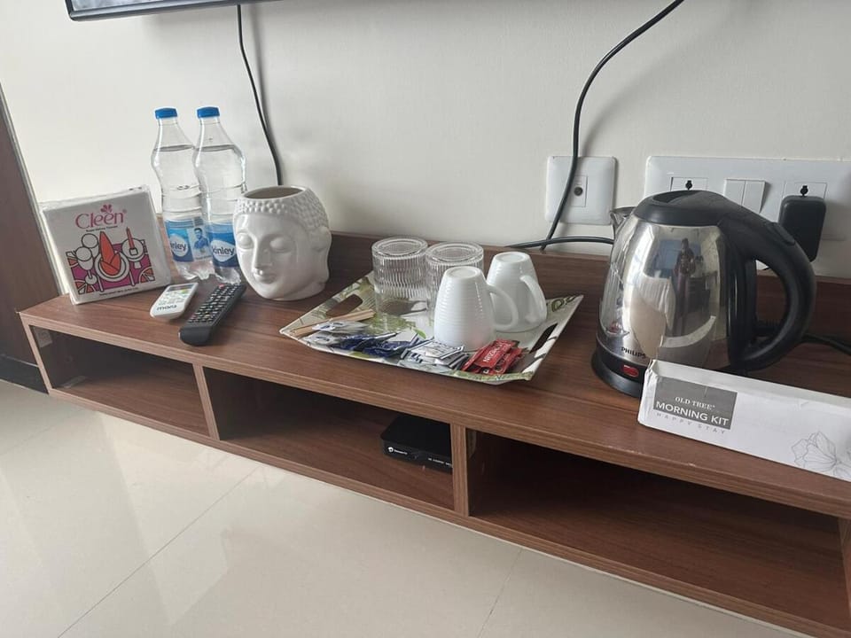 Coffee/tea facilities, Food and drinks