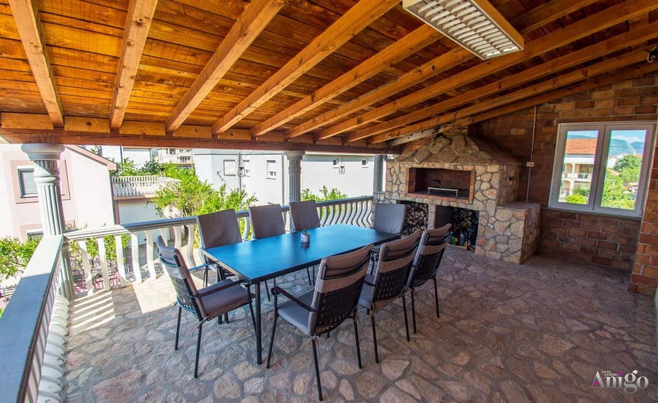 Patio, Dining area