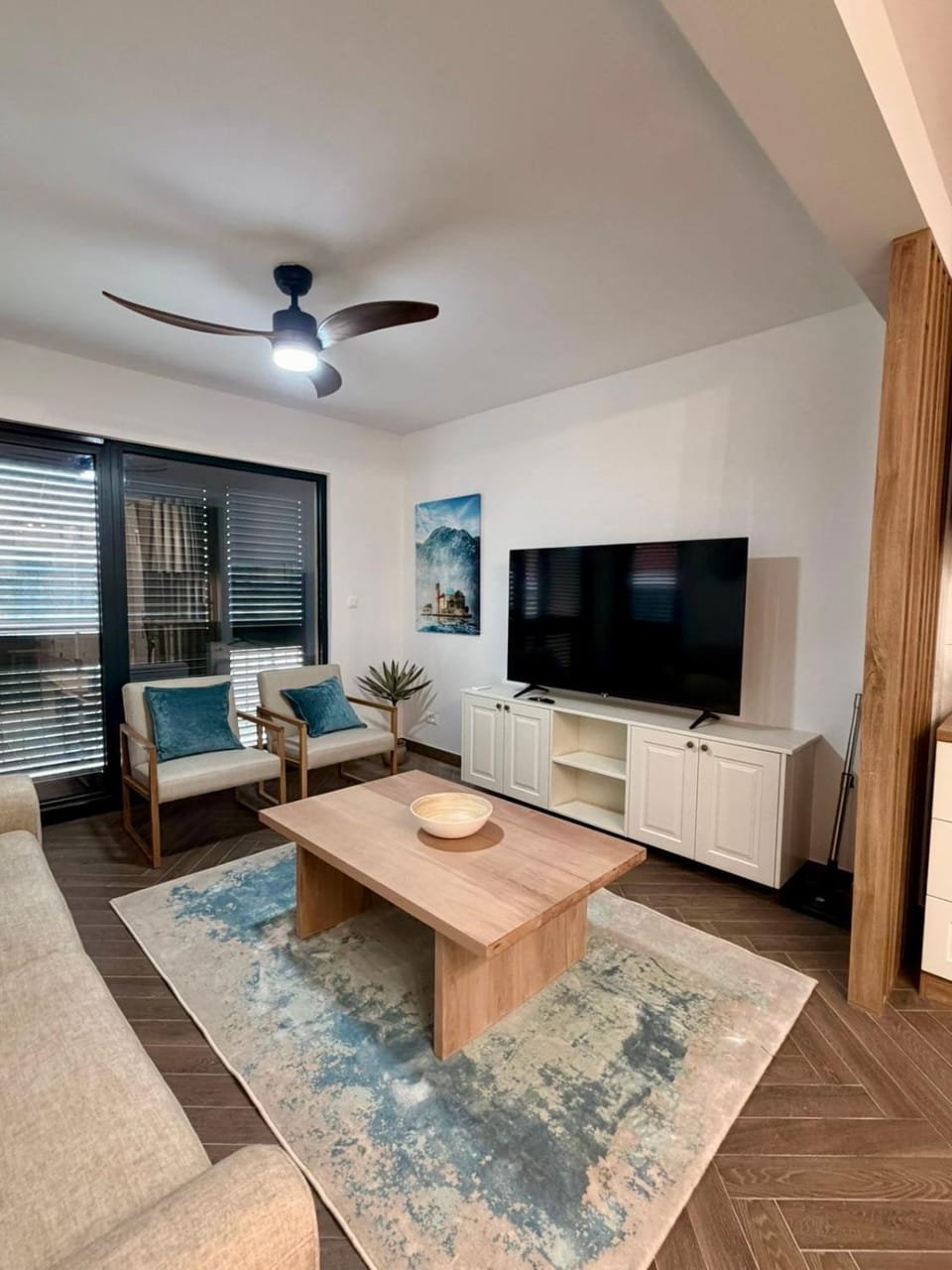 TV and multimedia, Living room, Seating area